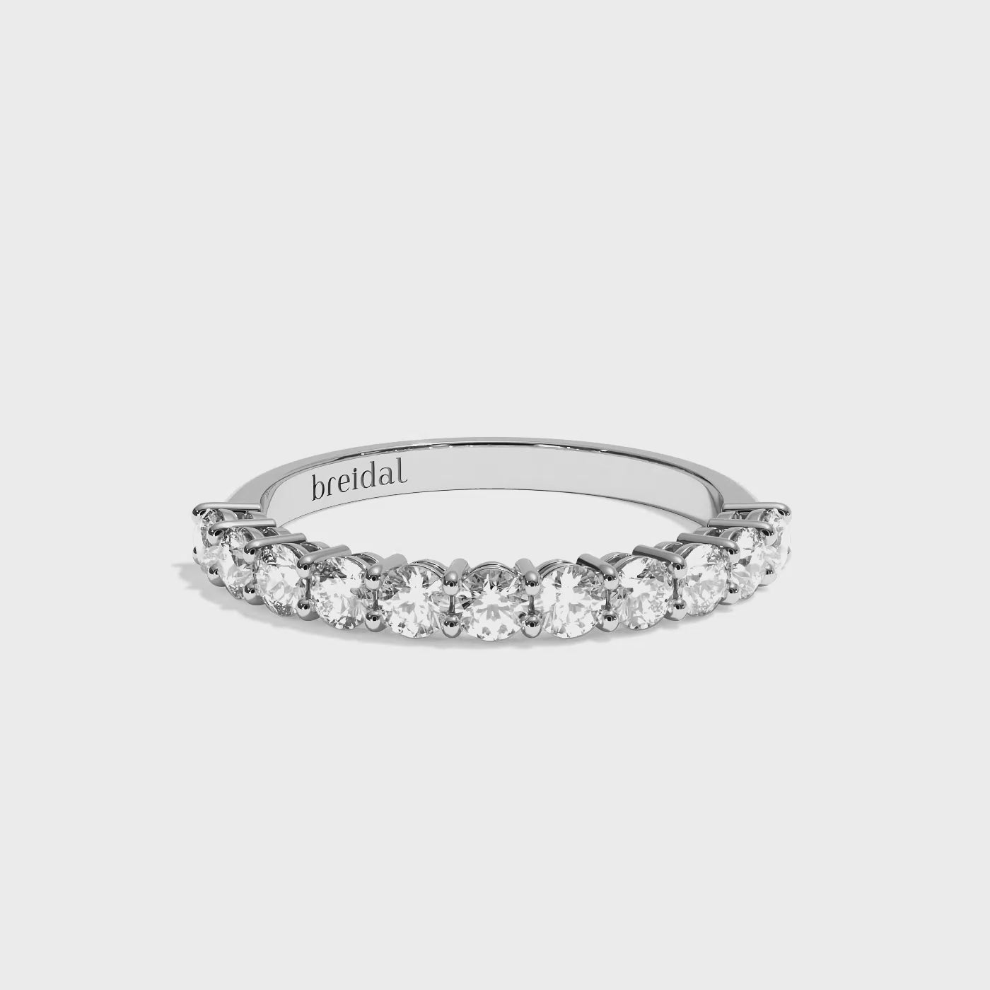 alliance-pavee-femme-mariage-platine-prevenante-2-7-mm-joaillerie-video